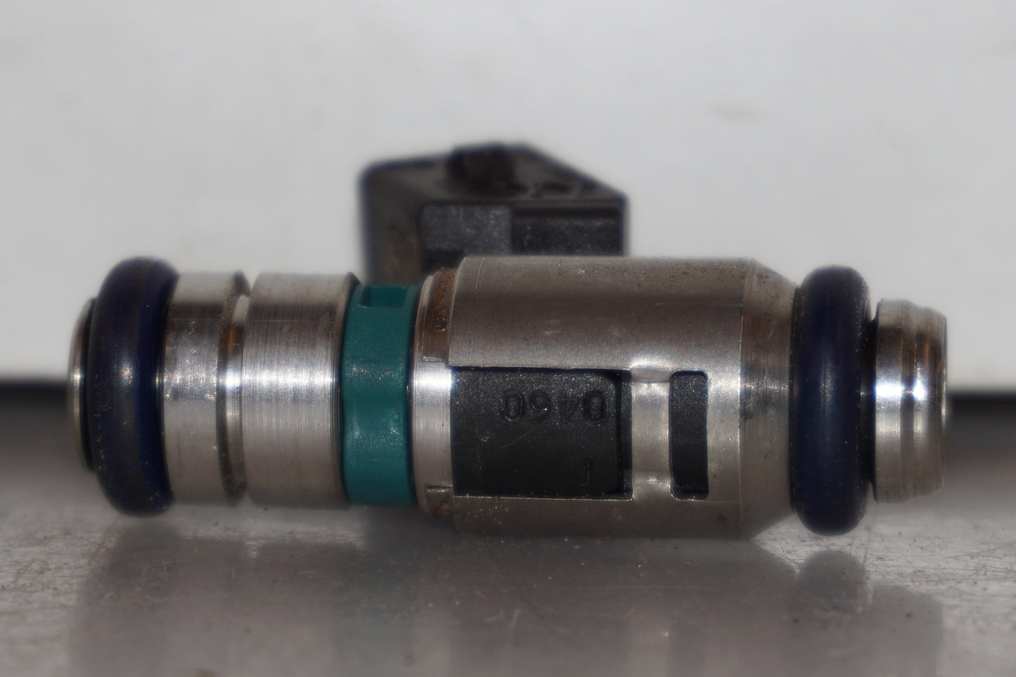 Vänster sida på Spridare från en Aprilia RSV 1000 -2010 motorcykel.