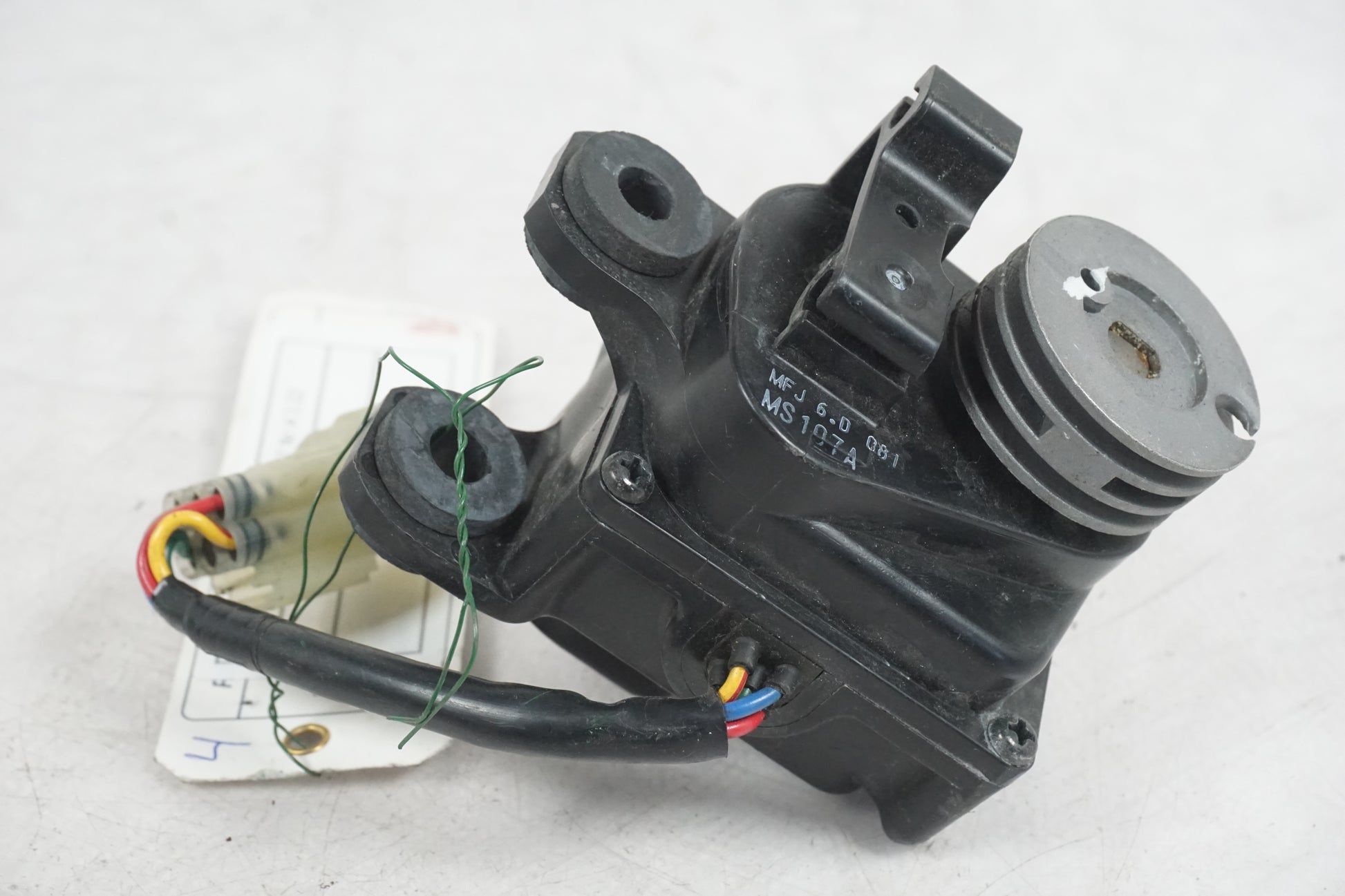 Snett nerifrån på Avgasspjällmotor från en Honda CBR 600 RR -2007 motorcykel.