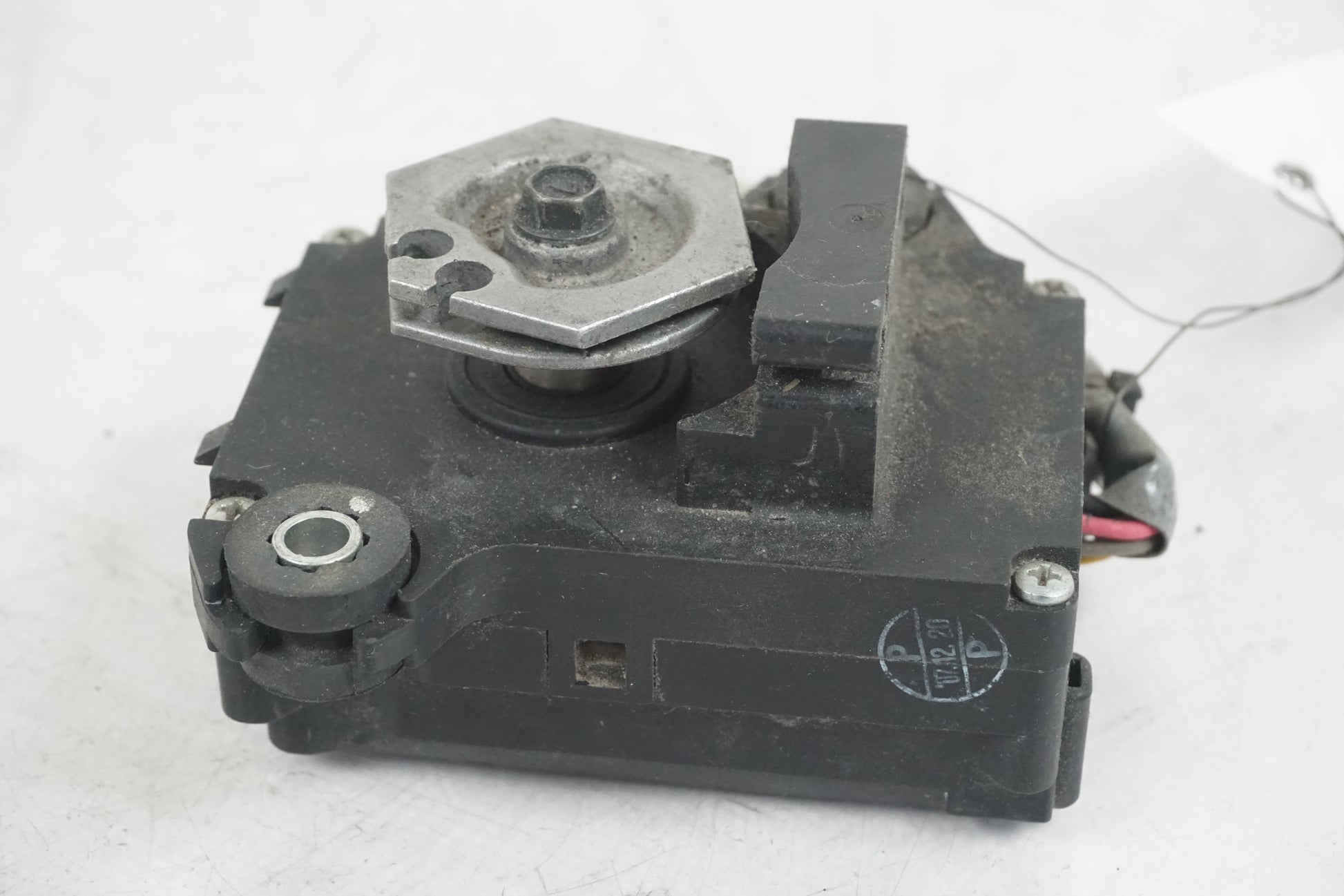 Höger sida på Avgasspjällmotor från en Kawasaki ZX-10R -2008 motorcykel.