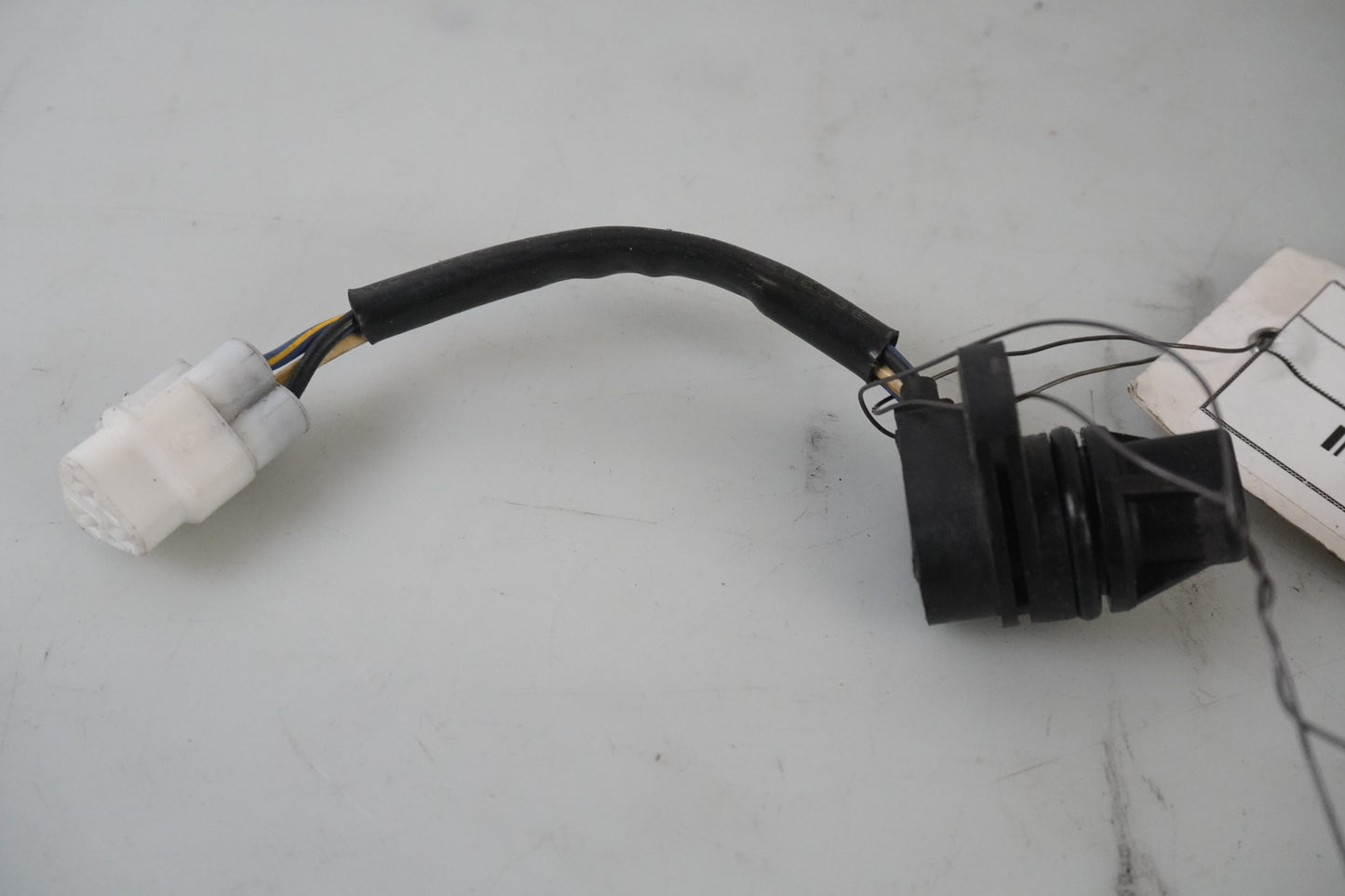 Framsidan på Kamaxelgivare från en Yamaha FJR 1300 -2016 motorcykel.