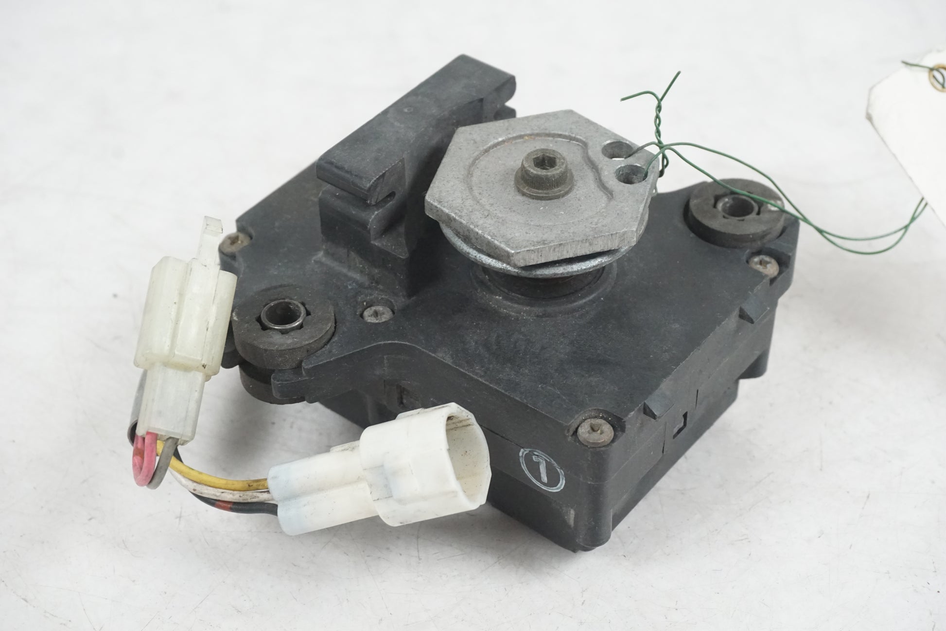 Framsidan på Avgasspjällmotor från en Suzuki GSX-R 1000 -2003 motorcykel.