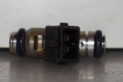 Baksidan på Spridare från en Aprilia RSV 1000 -2010 motorcykel.