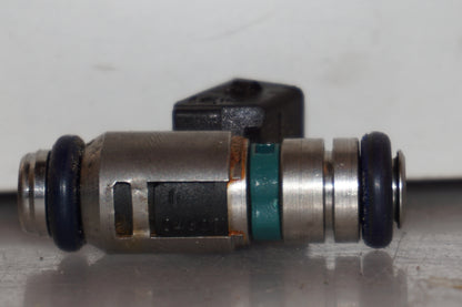 Vänster sida på Spridare från en Aprilia RSV 1000 -2010 motorcykel.