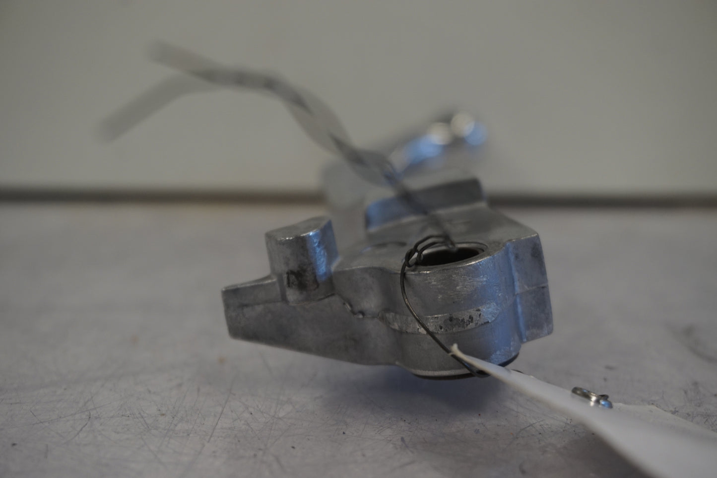 Höger sida på Bromsgrepp från en H-D Softail Breakout FXSB -2014 motorcykel.