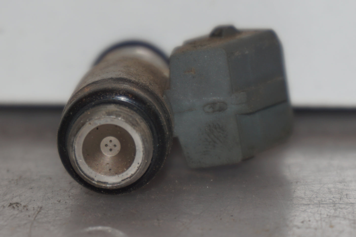 Snett uppifrån på Spridare från en Aprilia RSV 1000 -2010 motorcykel.