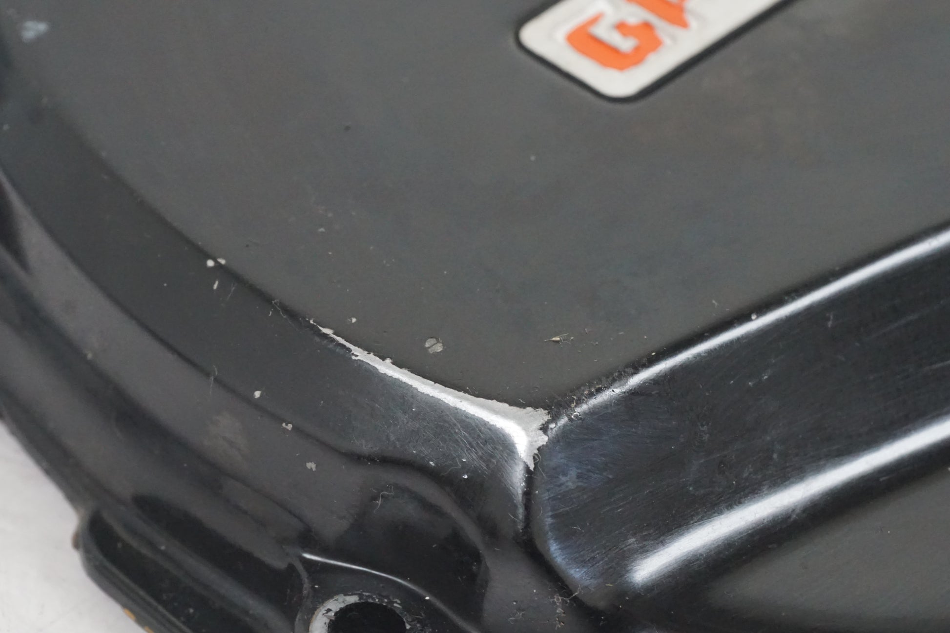 Snett uppifrån på Transmissionskåpa från en Kawasaki GPZ 900 -1988 motorcykel.