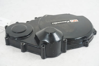 Snett nerifrån på Transmissionskåpa från en Kawasaki GPZ 900 -1988 motorcykel.