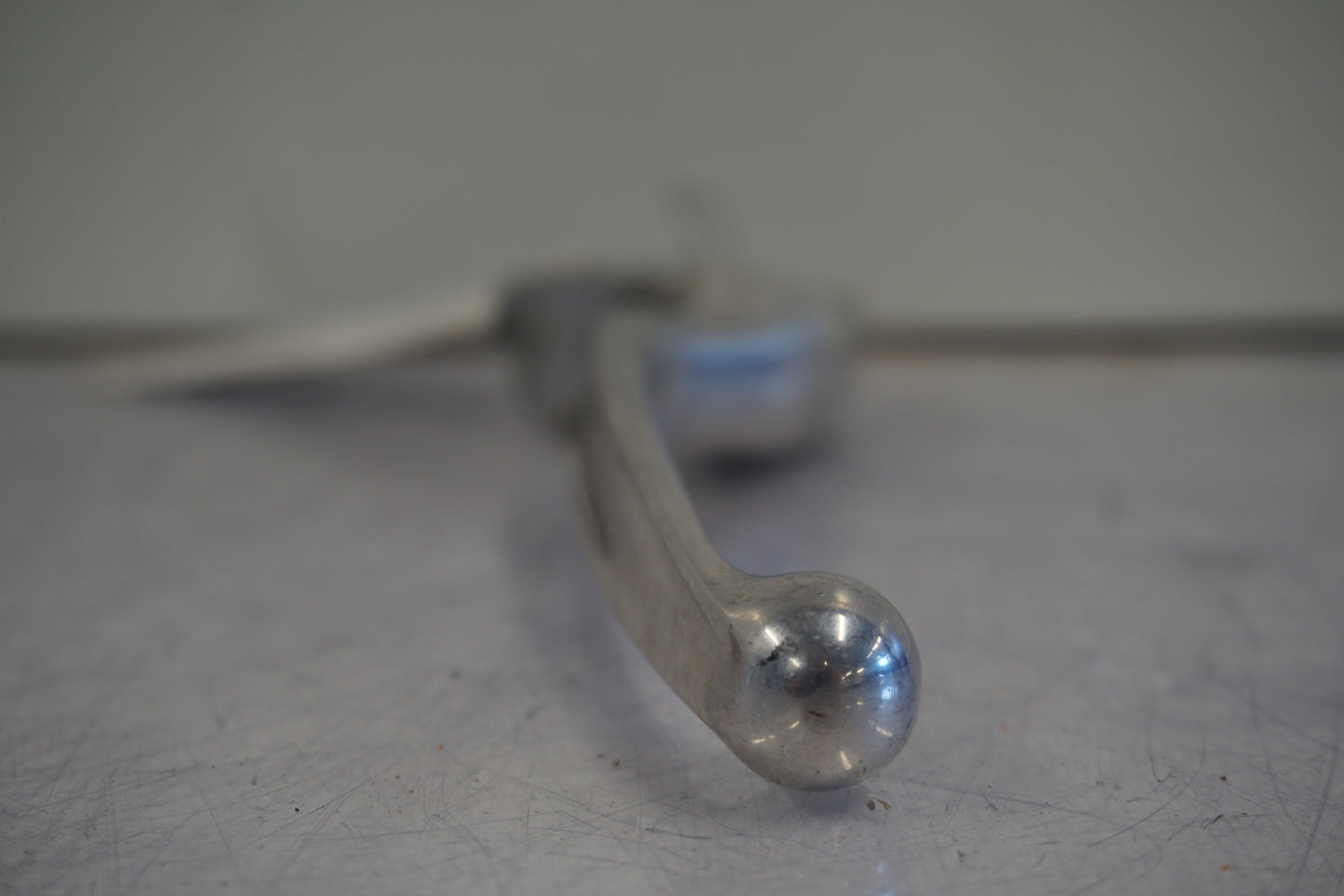 Snett uppifrån på Bromsgrepp från en H-D Street Glide FLHX -2016 motorcykel.