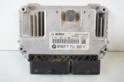 Framsidan på Motronic styrenhet från en BMW R 1200 GSA -2008 motorcykel.