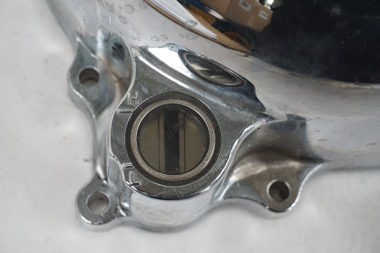 Baksidan på Transmissionskåpa från en Kawasaki VN 1600 Mean Streak -2004 motorcykel.