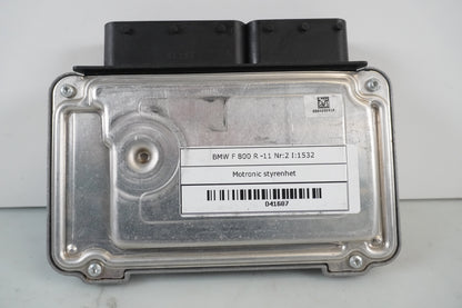 Framsidan på Motronic styrenhet från en BMW F 800 R -2011 motorcykel.