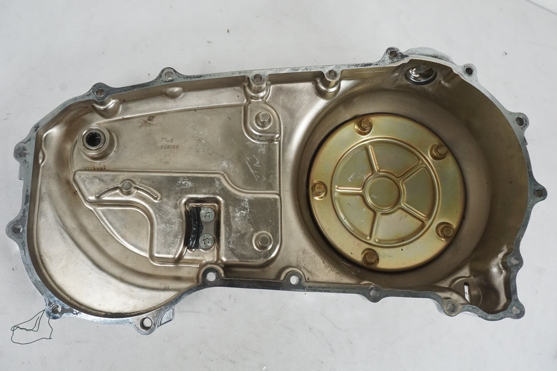 Extrabild4 på Transmissionskåpa från en Kawasaki VN 1600 Mean Streak -2004 motorcykel.