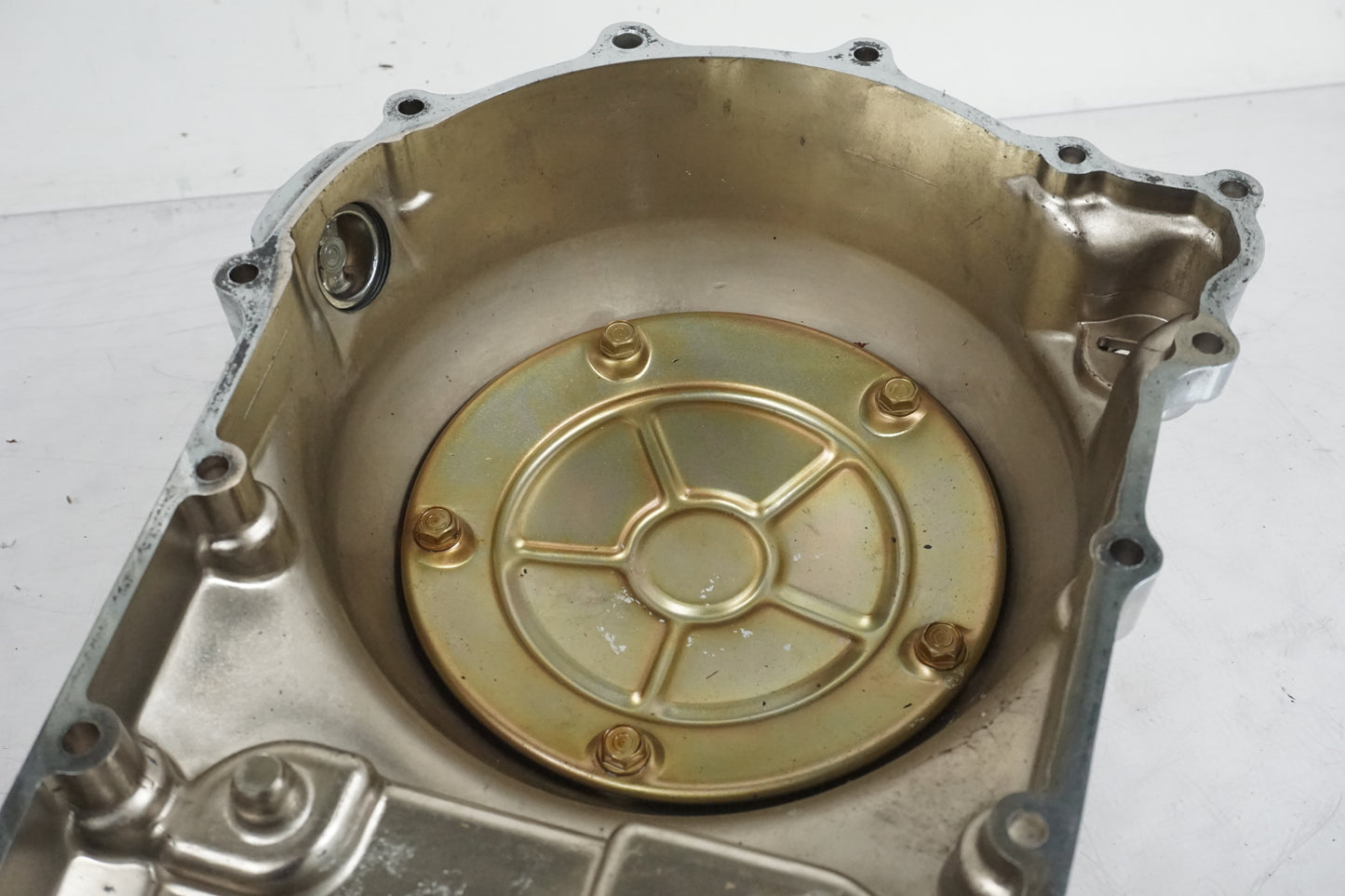 Extrabild5 på Transmissionskåpa från en Kawasaki VN 1600 Mean Streak -2004 motorcykel.