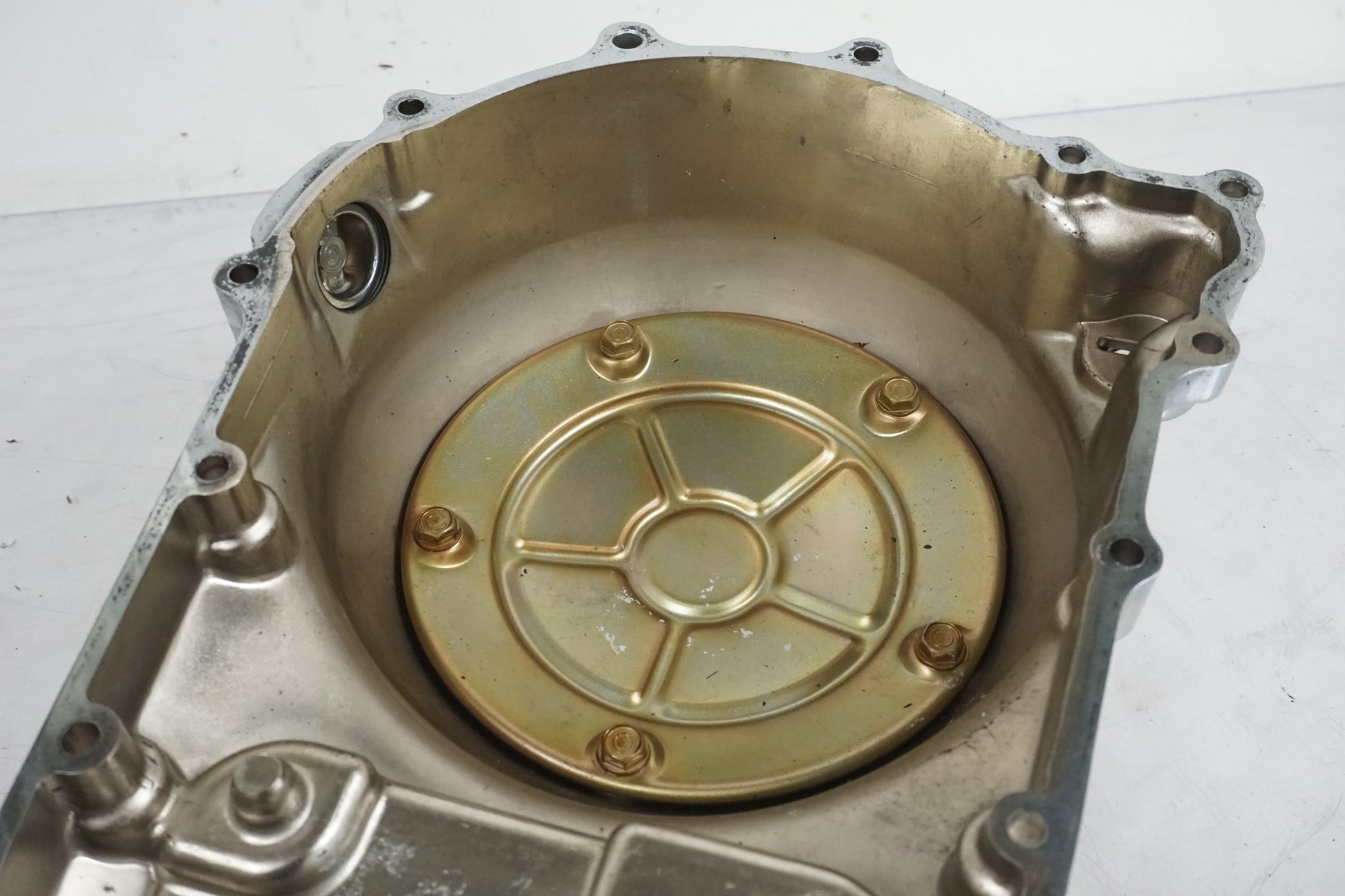 Extrabild5 på Transmissionskåpa från en Kawasaki VN 1600 Mean Streak -2004 motorcykel.