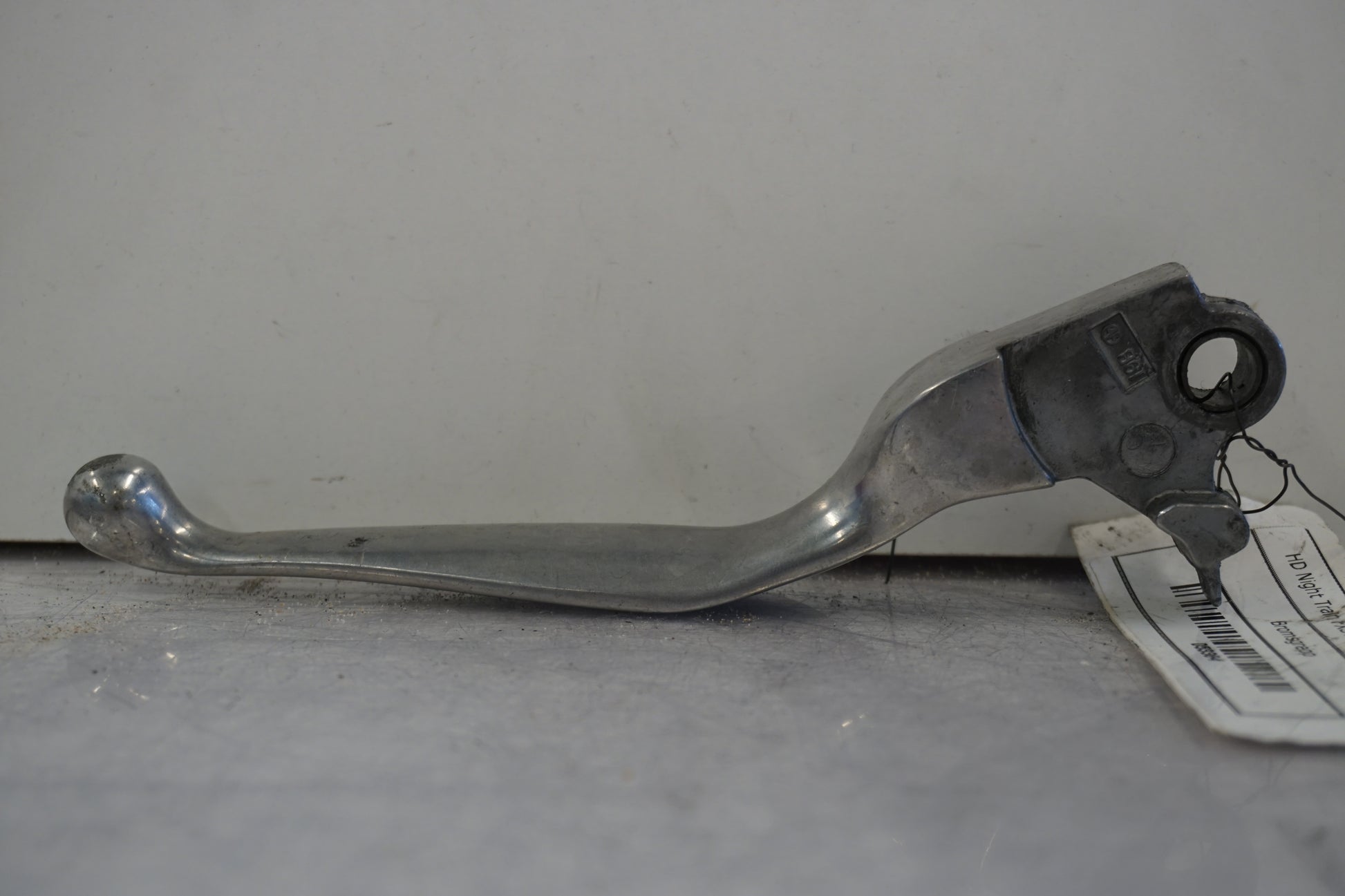 Framsidan på Strålkastarkåpa från en Yamaha MT-07 Tracer -2016 motorcykel.