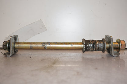 Höger sida på Axel från en Hyosung GT 650 -2006 motorcykel.