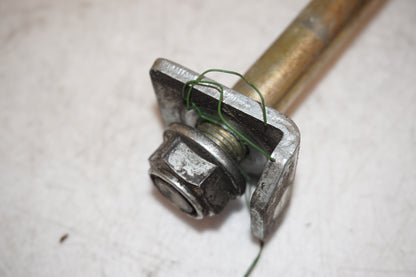 Snett uppifrån på Axel från en Hyosung GT 650 -2006 motorcykel.