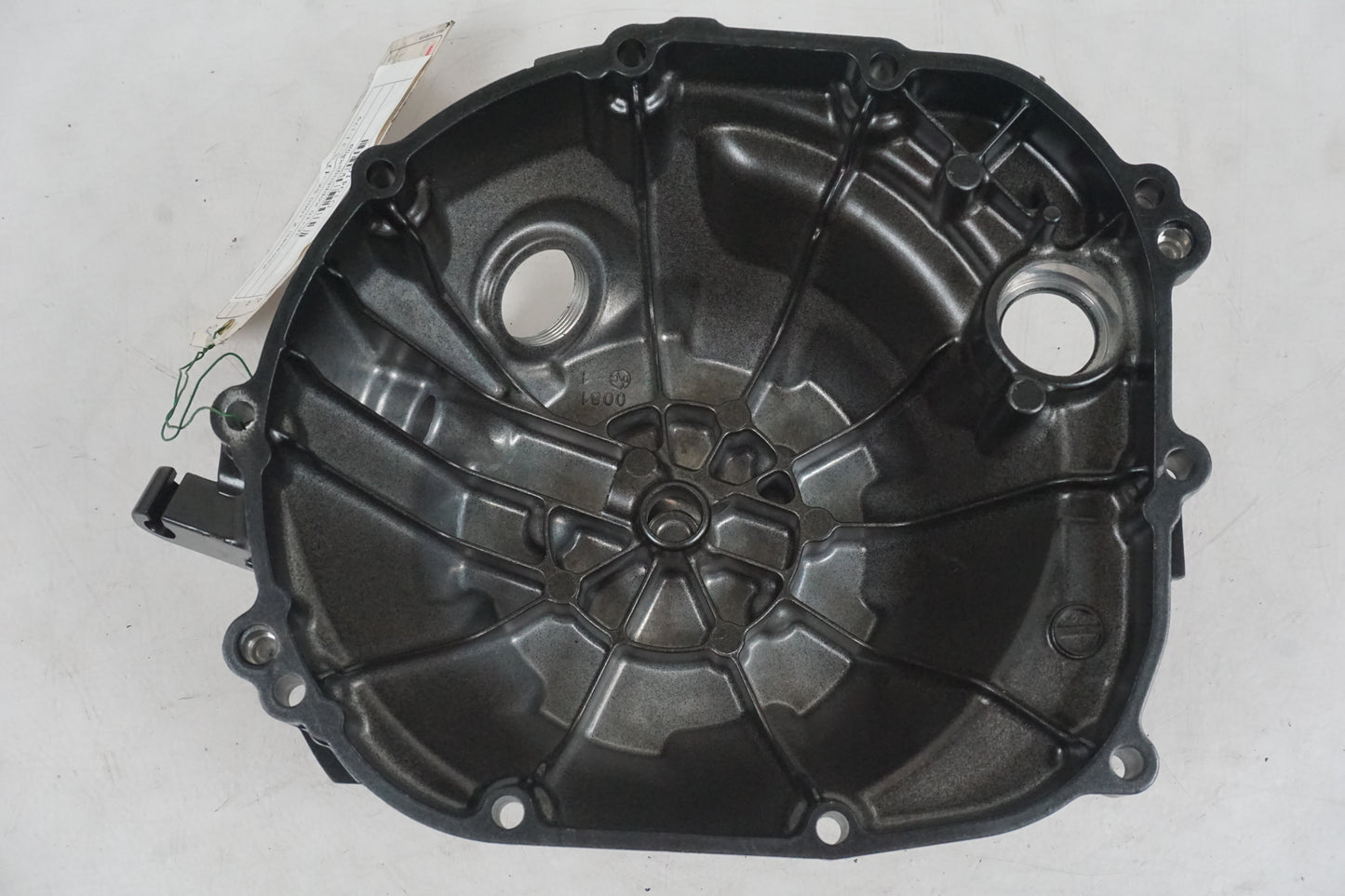 Snett uppifrån på Kopplingskåpa från en Kawasaki Z 1000 -2011 motorcykel.