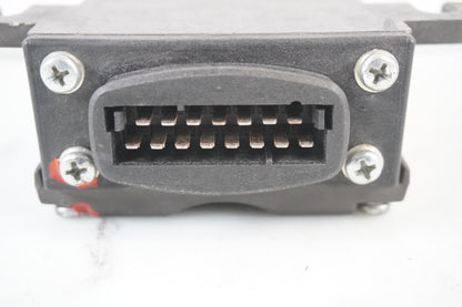 Höger sida på Styrdon från en BMW K 100 LT -1990 motorcykel.