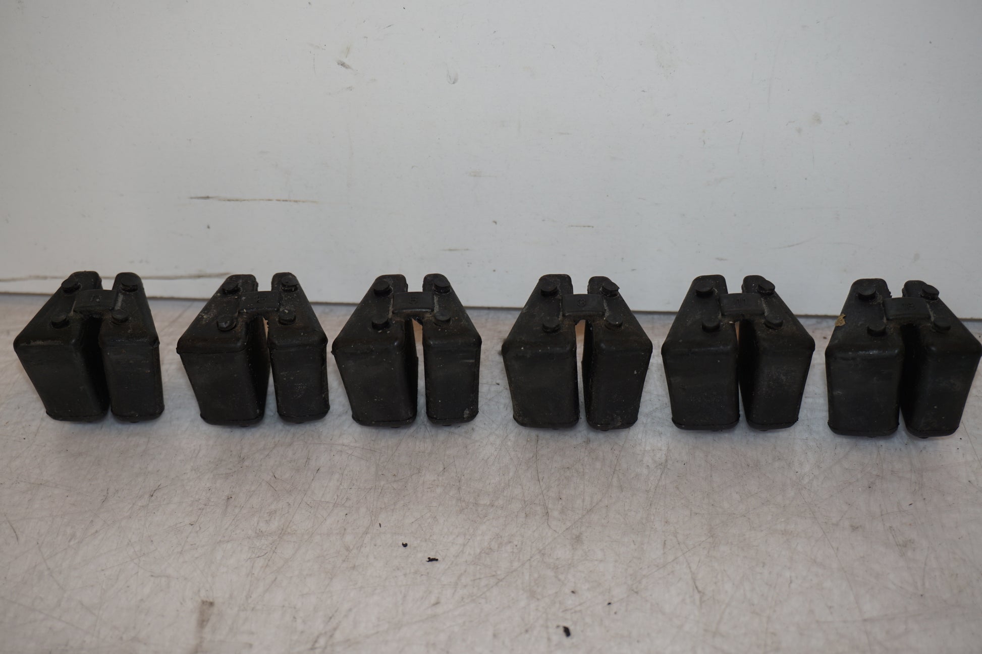 Framsidan på Ryckutjämnare från en Hyosung GT 650 -2006 motorcykel.