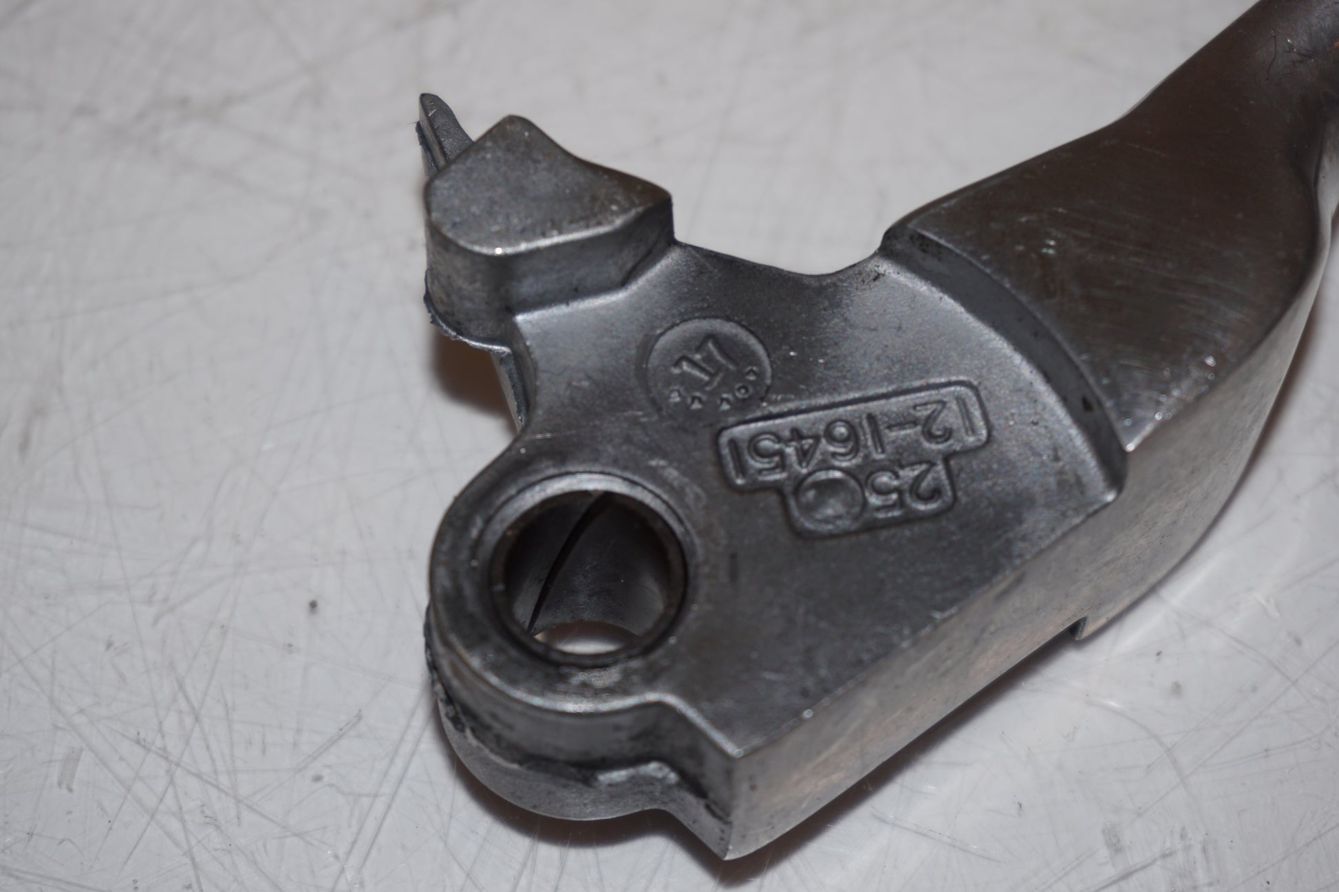 Extrabild1 på Bromsgrepp från en H-D Dyna Low Rider FXDL -2004 motorcykel.