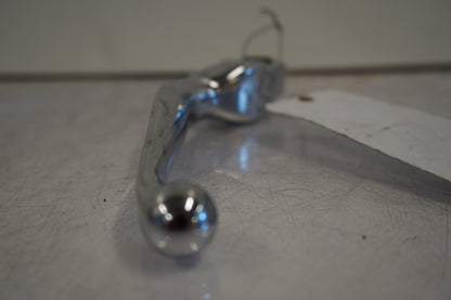 Snett uppifrån på <p>Bromshandtag höger.</p>

<p>Krom.</p> motorcykel.