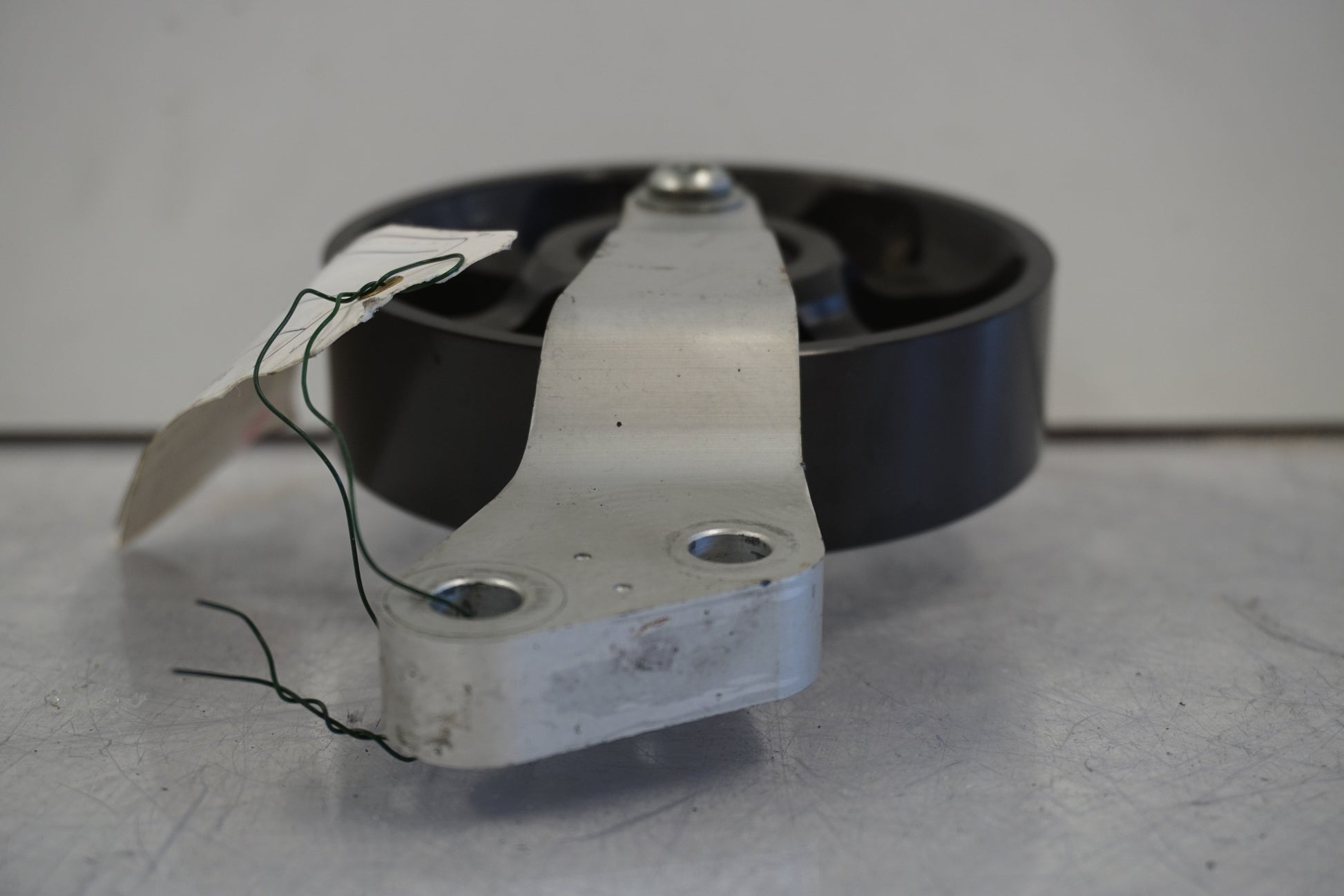 Höger sida på Remsspännhjul från en Buell XB 12 -2009 motorcykel.