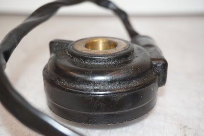 Snett uppifrån på Hastighetsdrivning från en Hyosung GT 650 -2006 motorcykel.