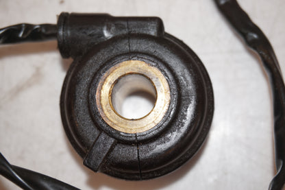 Snett nerifrån på Hastighetsdrivning från en Hyosung GT 650 -2006 motorcykel.