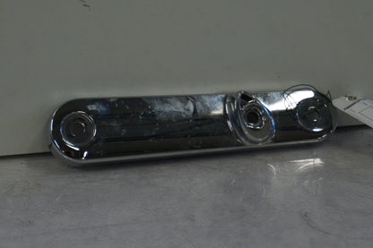 Framsidan på Blinkersfäste från en H-D Street Glide FLHX -2016 motorcykel.