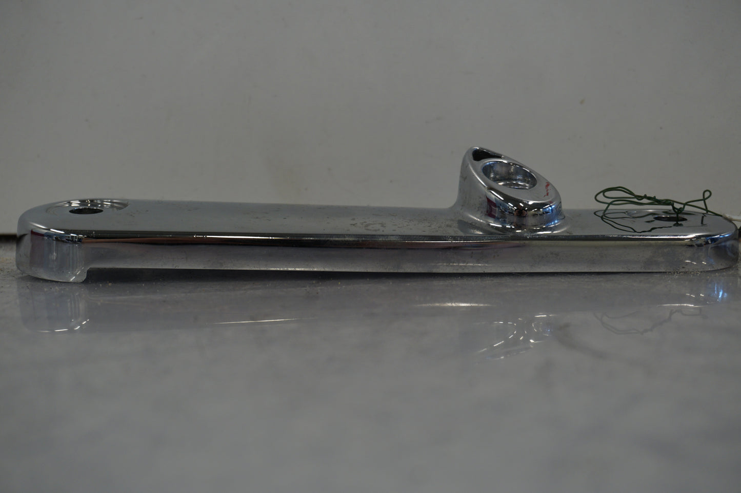 Baksidan på Blinkersfäste från en H-D Street Glide FLHX -2016 motorcykel.