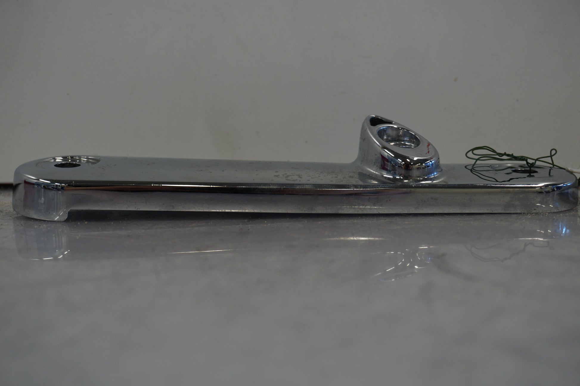 Baksidan på Blinkersfäste från en H-D Street Glide FLHX -2016 motorcykel.