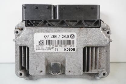 Baksidan på Motronic styrenhet från en BMW R 1200 GS -2004 motorcykel.