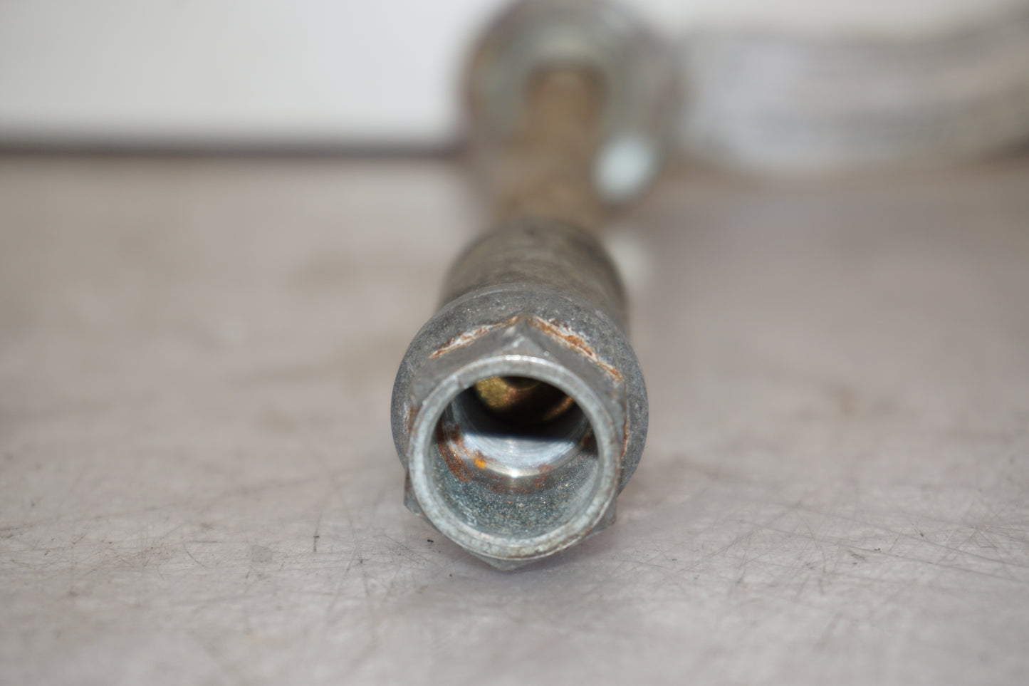 Baksidan på Axel från en Hyosung GT 650 -2006 motorcykel.