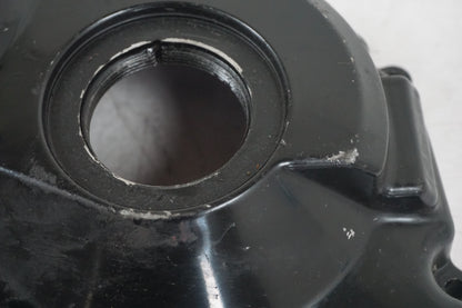 Snett uppifrån på Kopplingskåpa från en Honda VFR 750 -1996 motorcykel.