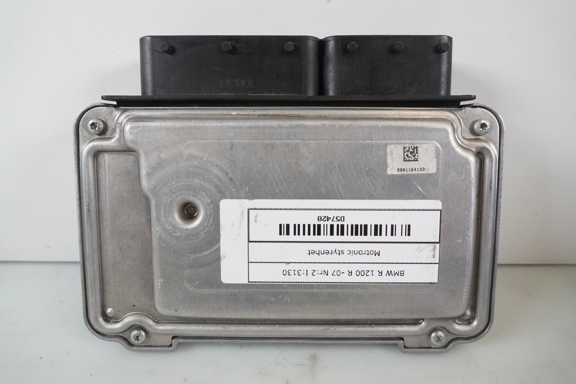 Framsidan på Motronic styrenhet från en BMW R 1200 R -2007 motorcykel.