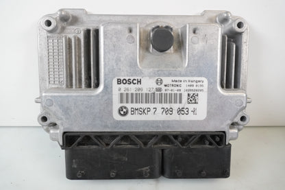 Baksidan på Motronic styrenhet från en BMW R 1200 R -2007 motorcykel.