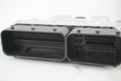 Höger sida på Motronic styrenhet från en BMW R 1200 R -2007 motorcykel.