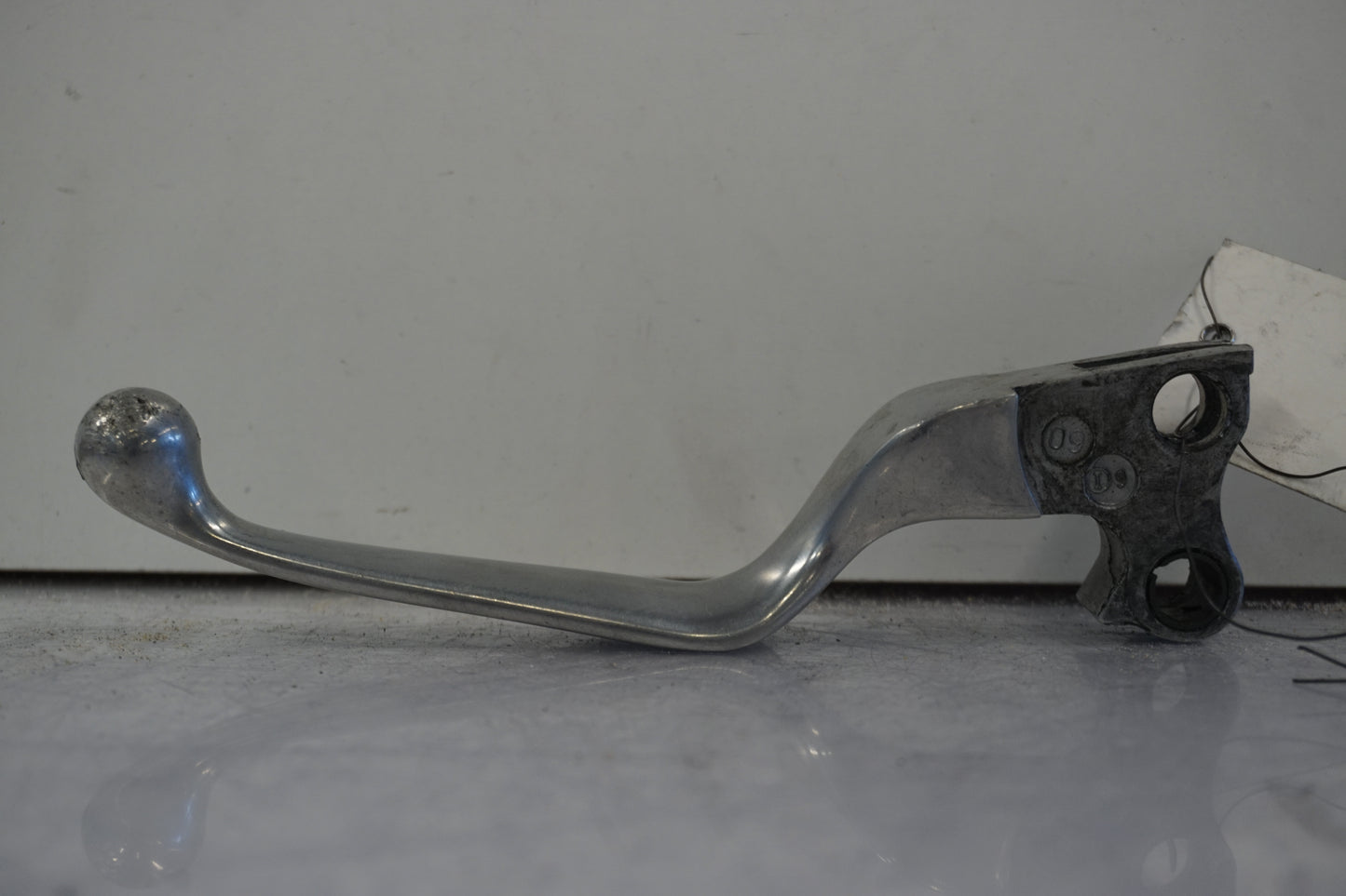 Framsidan på Kopplingsgrepp från en H-D Sportster 1200 XL1200C -1999 motorcykel.