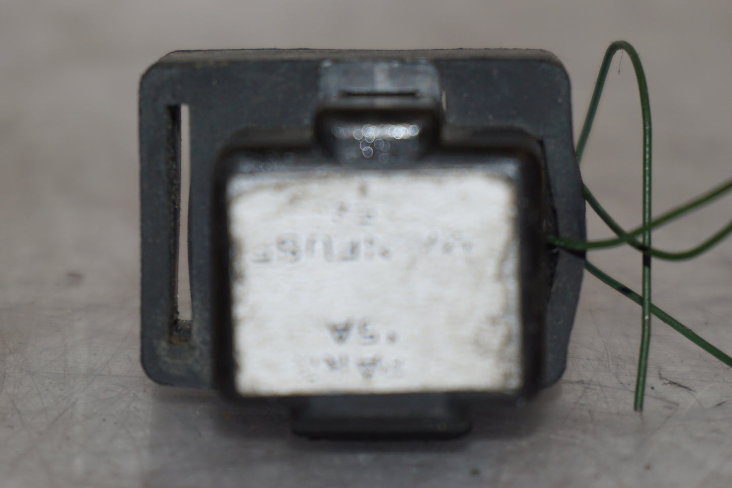 Vänster sida på Huvudsäkring från en Hyosung GT 650 -2006 motorcykel.