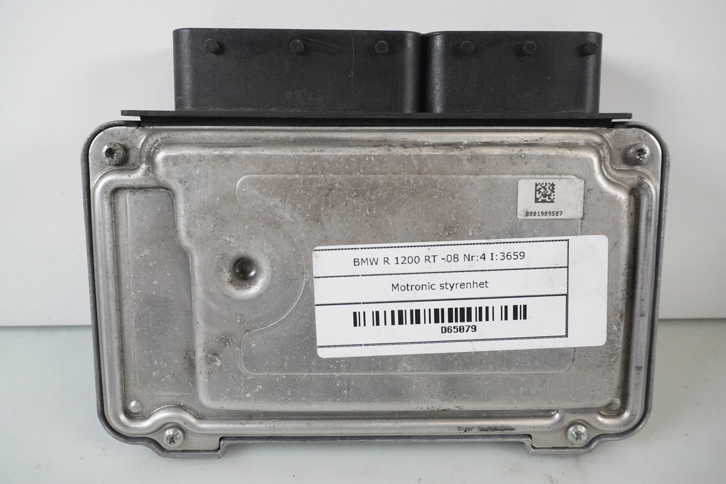 Framsidan på Motronic styrenhet från en BMW R 1200 RT -2008 motorcykel.