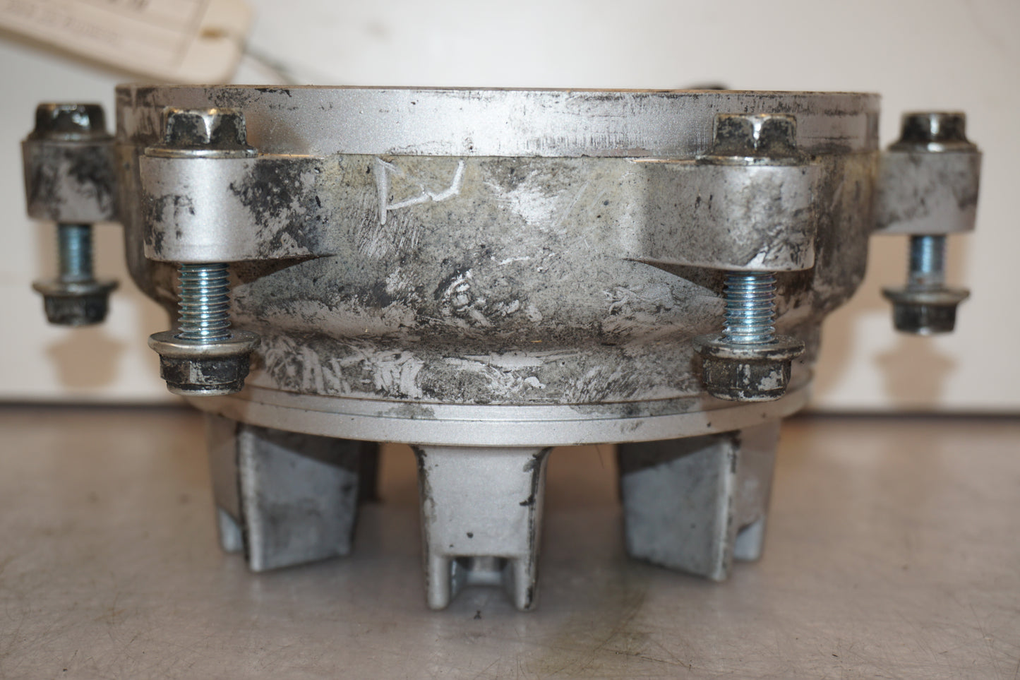 Baksidan på Drevfäste från en Hyosung GT 650 -2006 motorcykel.