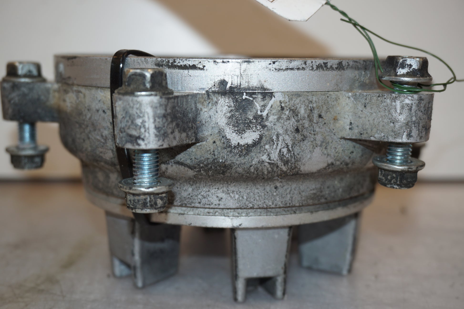 Vänster sida på Drevfäste från en Hyosung GT 650 -2006 motorcykel.