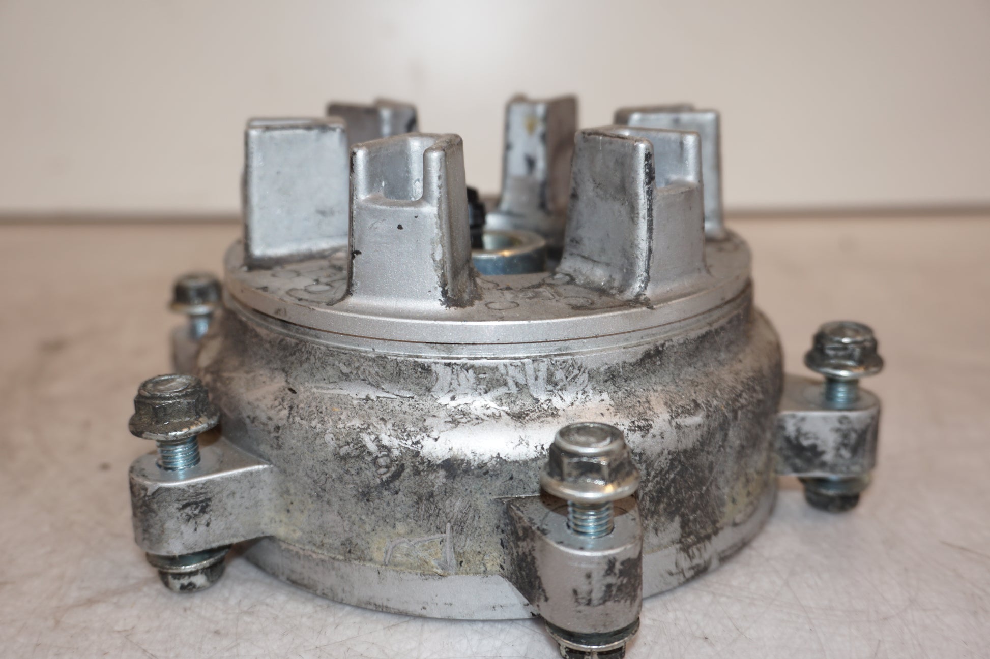 Extrabild2 på Drevfäste från en Hyosung GT 650 -2006 motorcykel.