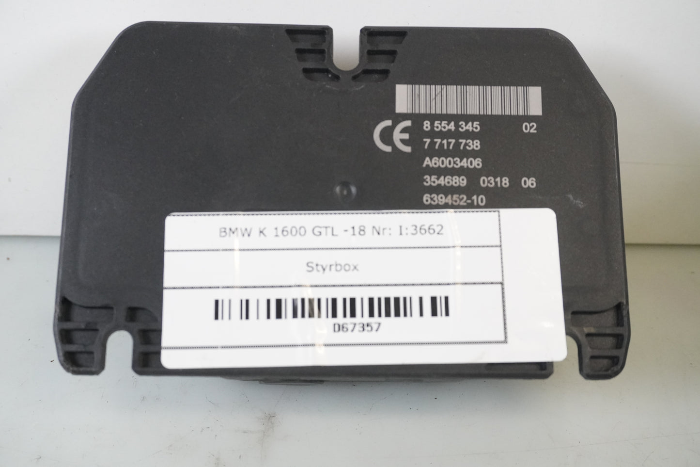 Framsidan på Styrbox från en BMW K 1600 -2018 motorcykel.