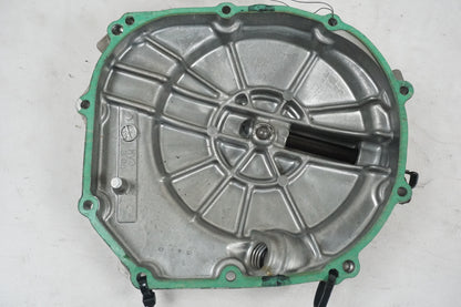 Extrabild2 på Kopplingskåpa från en Honda CB 600 Hornet -1998 motorcykel.