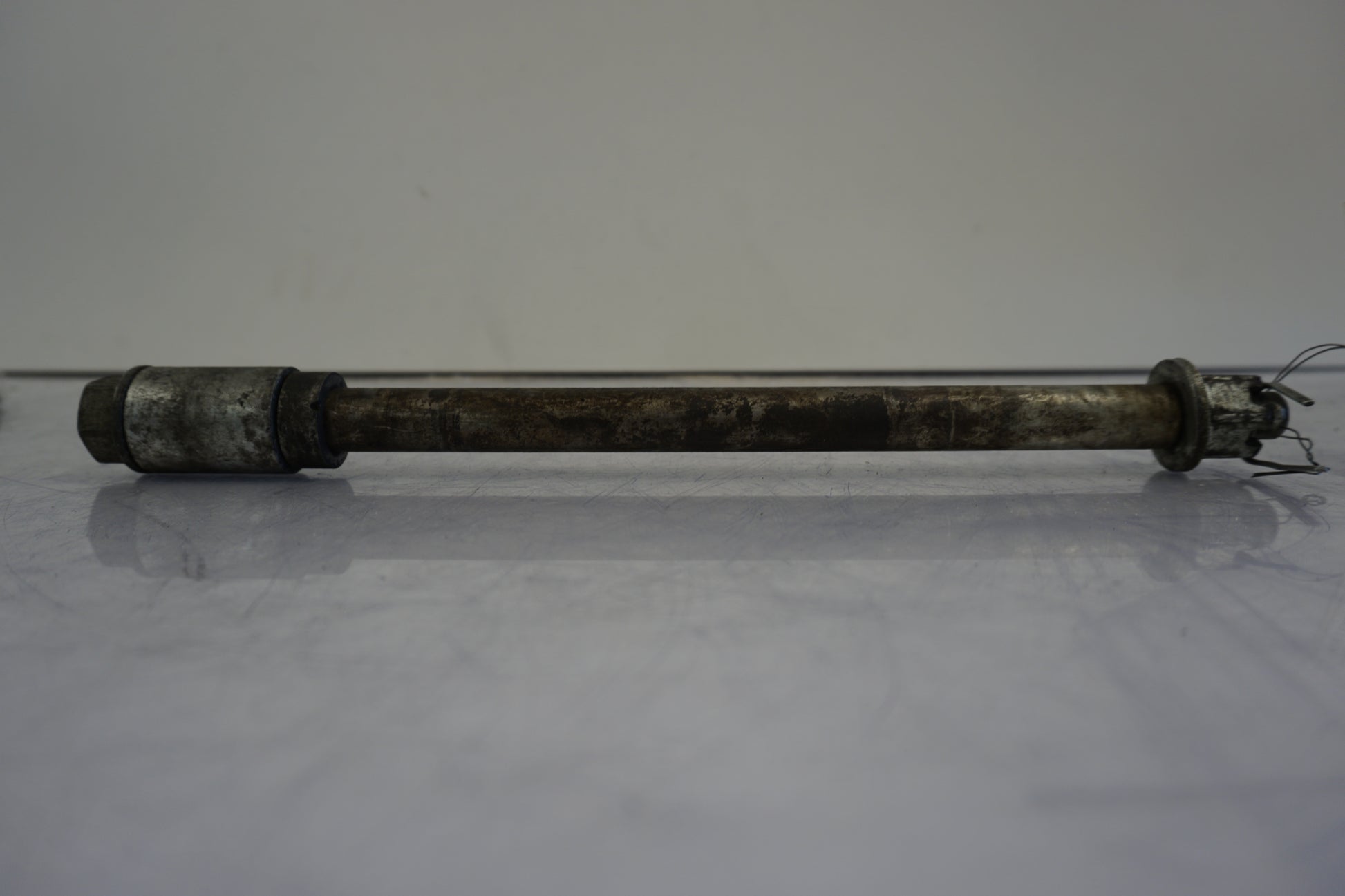 Framsidan på Axel från en H-D Dyna Low Rider FXDL -2004 motorcykel.