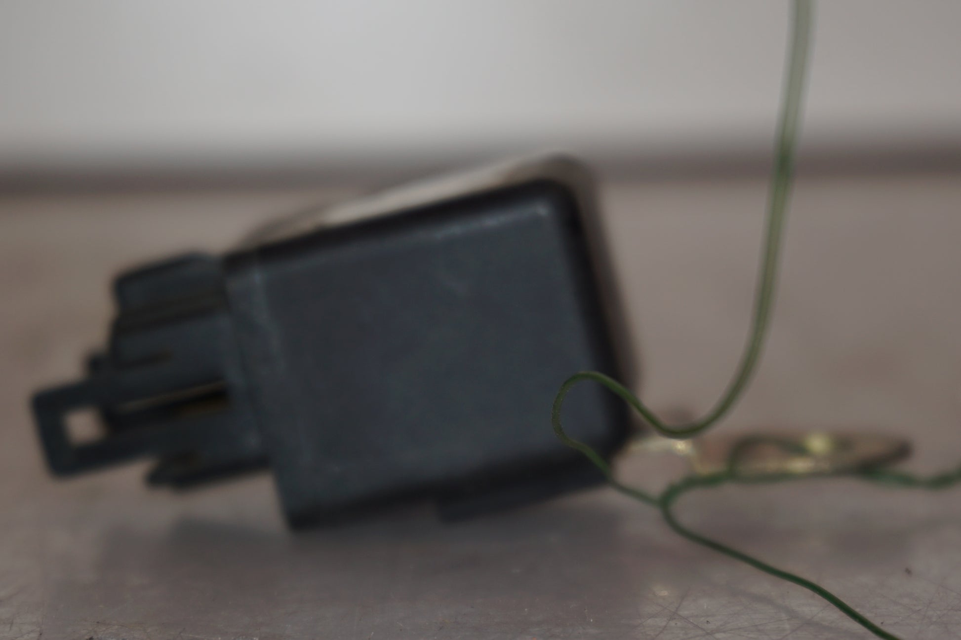 Snett uppifrån på Relä från en Hyosung GT 650 -2006 motorcykel.