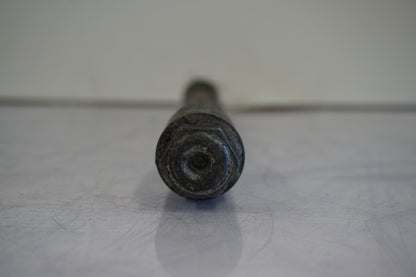 Baksidan på Axel från en H-D Dyna Low Rider FXDL -2004 motorcykel.