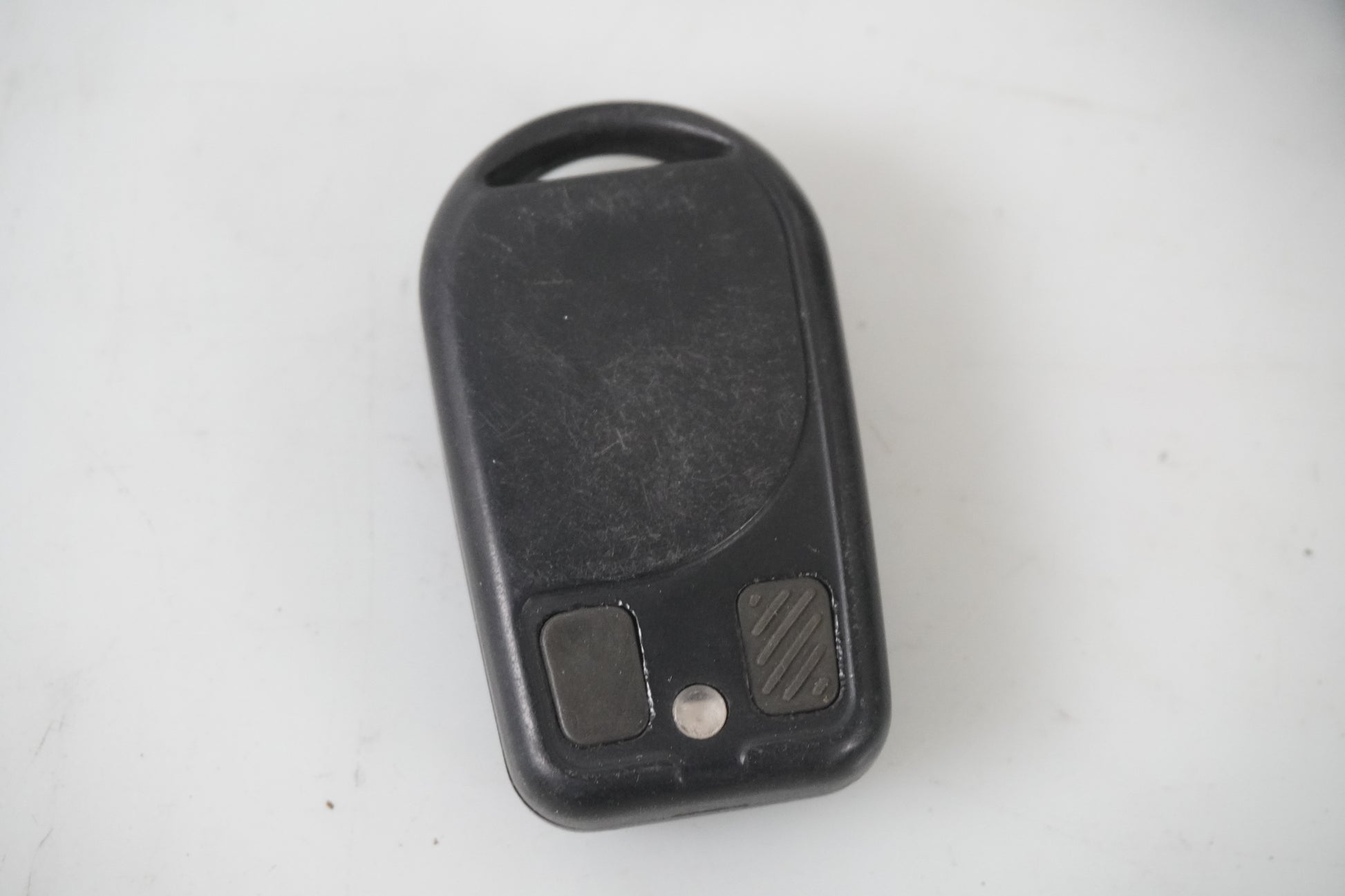 Vänster sida på Larm från en BMW K 1200 R Sport -2007 motorcykel.